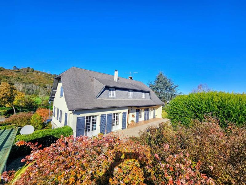 Maison - 187 m² - 7 pièces