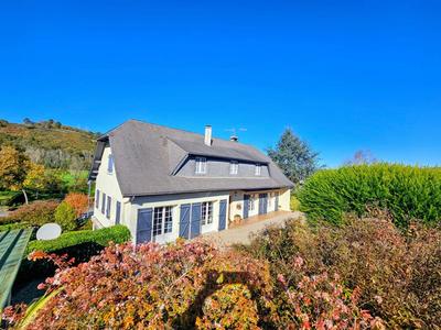 Maison - 187 m² - 7 pièces