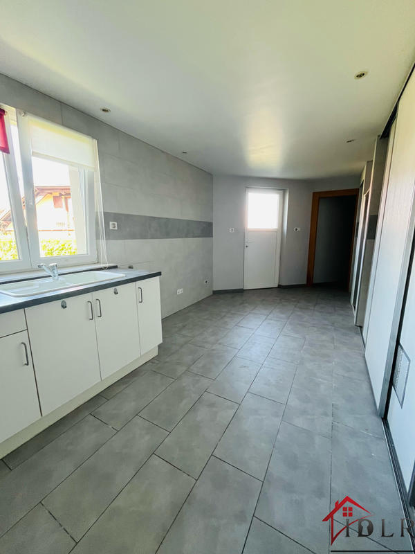 Maison - 240 m² - 7 pièces