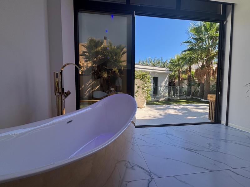 Maison - 261 m² - 7 pièces