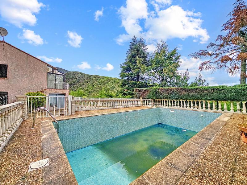 Maison - 179 m² - 6 pièces