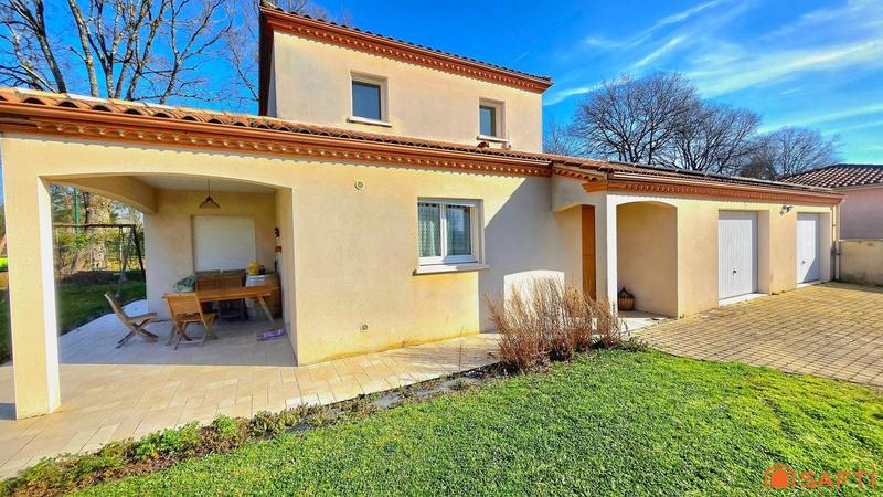 Maison - 165 m² - 8 pièces