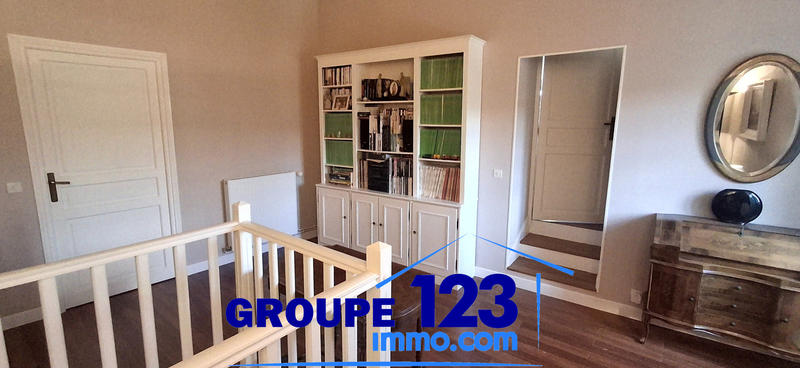 Maison - 220 m² - 6 pièces