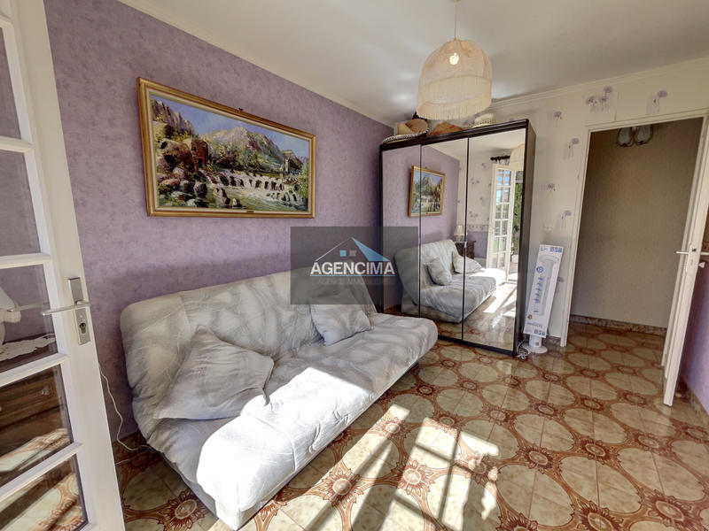 Villa - 100 m² - 5 pièces