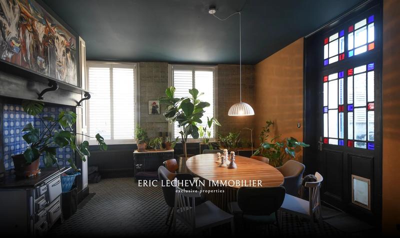 Maison - 203 m² - 12 pièces