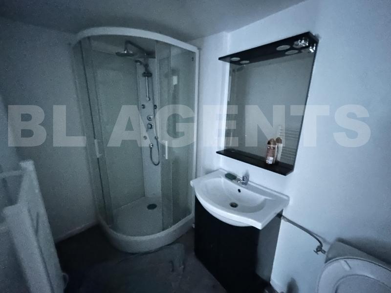 Local commercial - 54 m² - 4 pièces