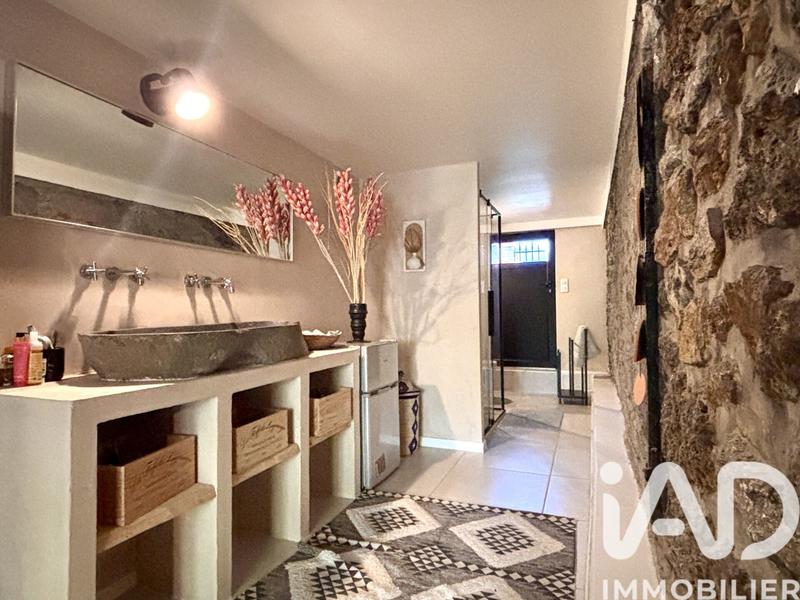 Maison - 202 m² - 8 pièces