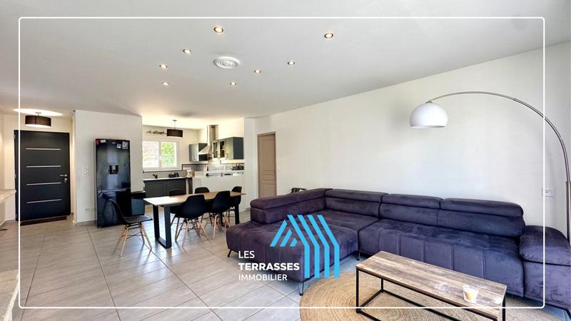 Maison - 93 m² - 5 pièces