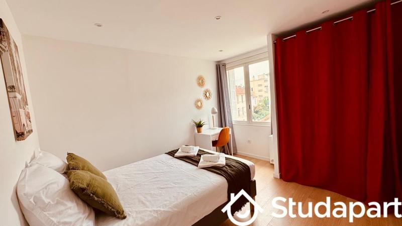 Chambre - 10 m² - 1 pièce