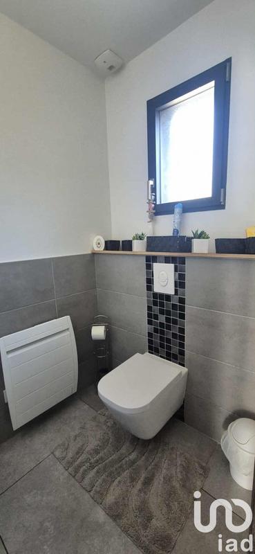 Maison - 238 m² - 8 pièces