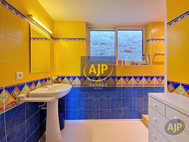 Maison - 135 m² - 6 pièces