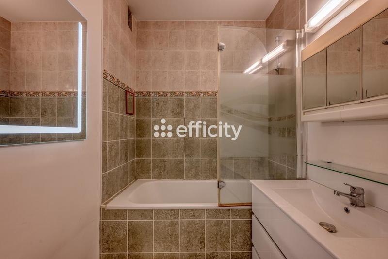 Appartement - 82 m² - 4 pièces