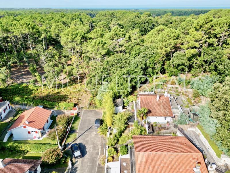 Maison - 214 m² - 8 pièces