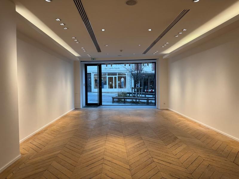 Local commercial - 150 m² - 2 pièces