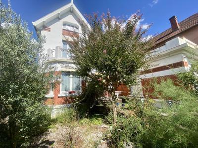 Maison - 192 m² - 6 pièces