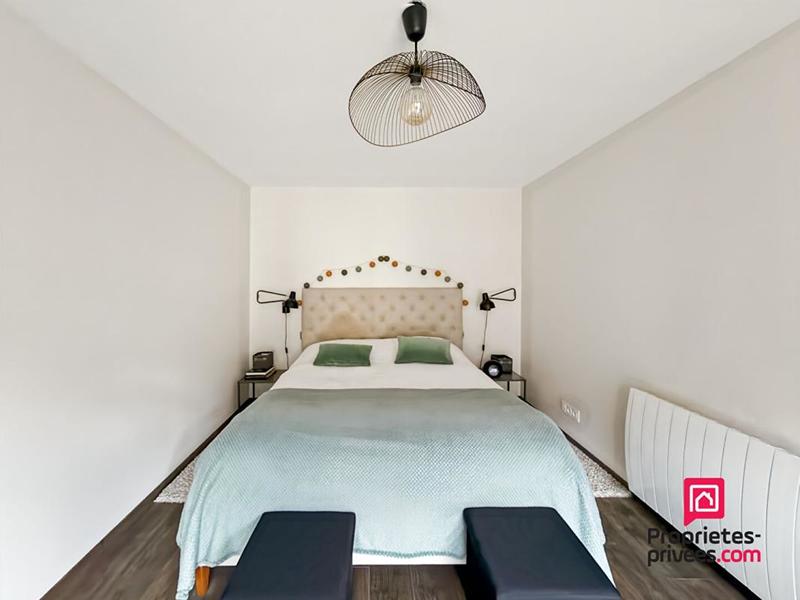 Maison - 234 m² - 9 pièces