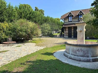 Demeure - 335 m² - 12 pièces