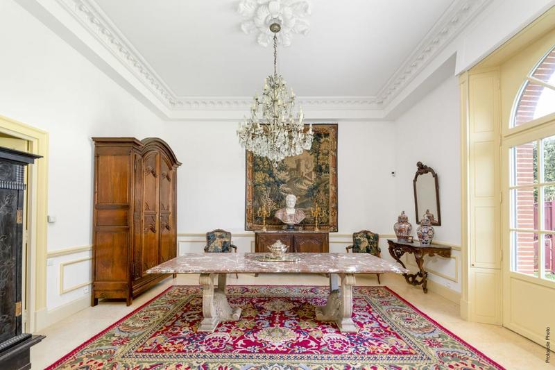 Demeure - 330 m² - 7 pièces