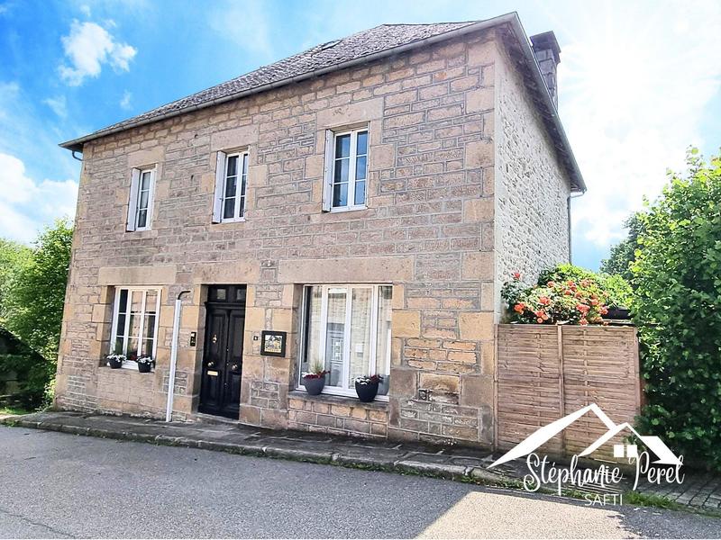 Maison - 220 m² - 7 pièces