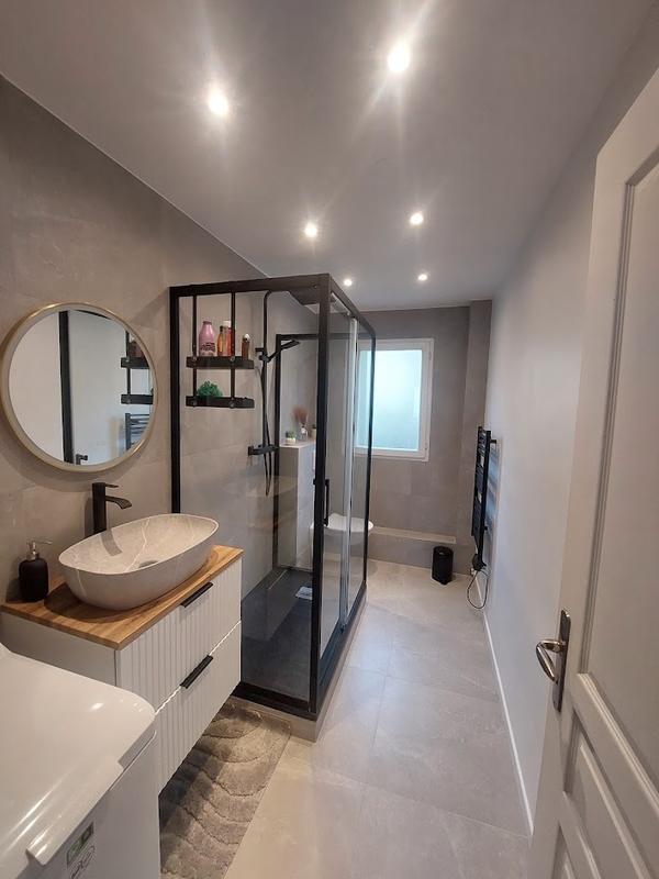 Maison - 196 m² - 9 pièces