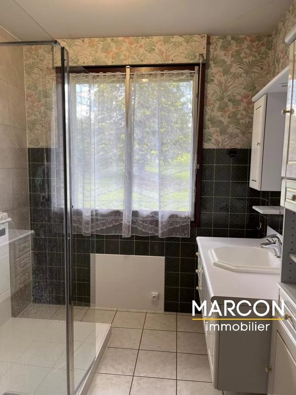 Maison - 225 m² - 7 pièces