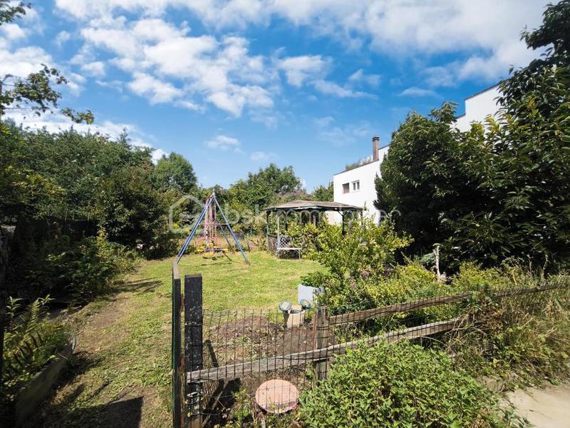 Maison - 210 m² - 8 pièces