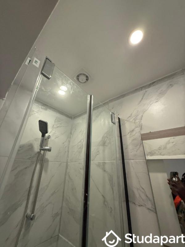 Chambre - 9 m² - 1 pièce