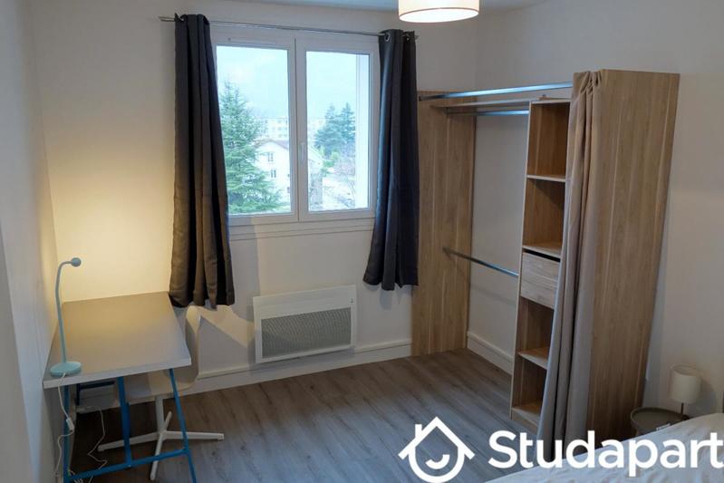 Chambre - 11 m² - 1 pièce