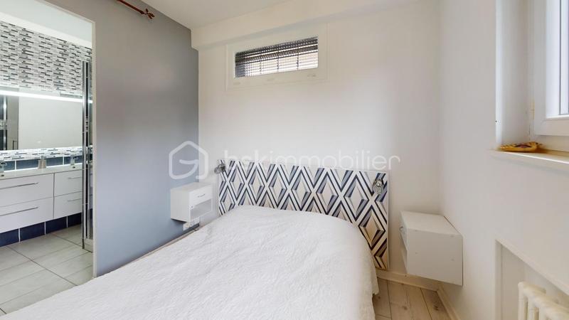 Maison - 196 m² - 9 pièces