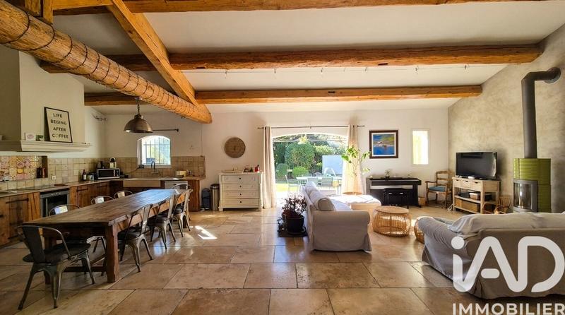 Maison - 230 m² - 8 pièces