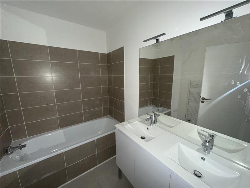 Pavillon - 84 m² - 4 pièces