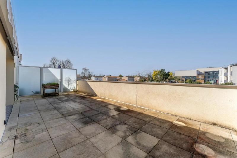 Appartement - 94 m² - 5 pièces