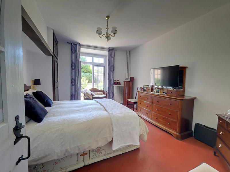 Maison - 261 m² - 11 pièces