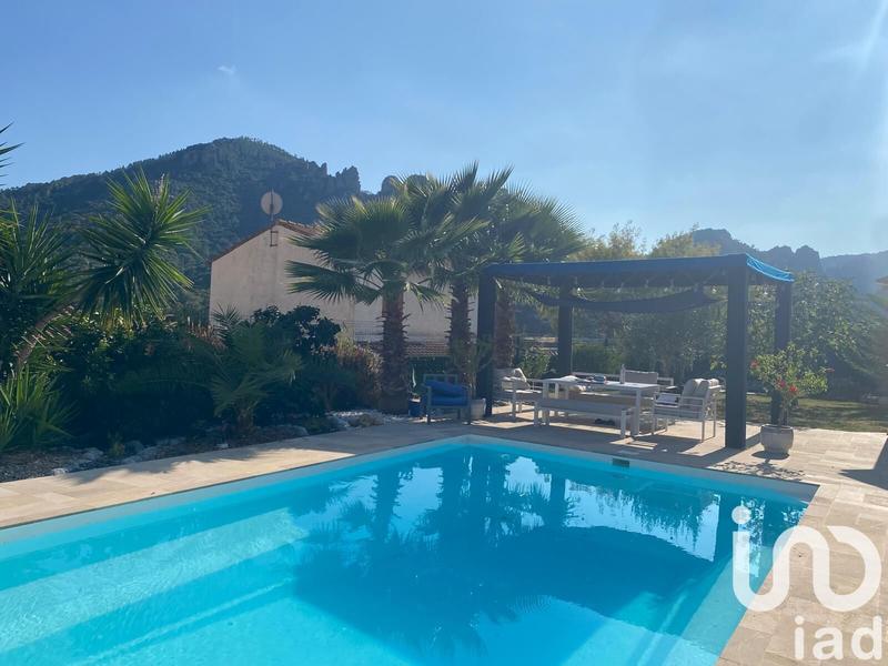 Maison - 200 m² - 7 pièces