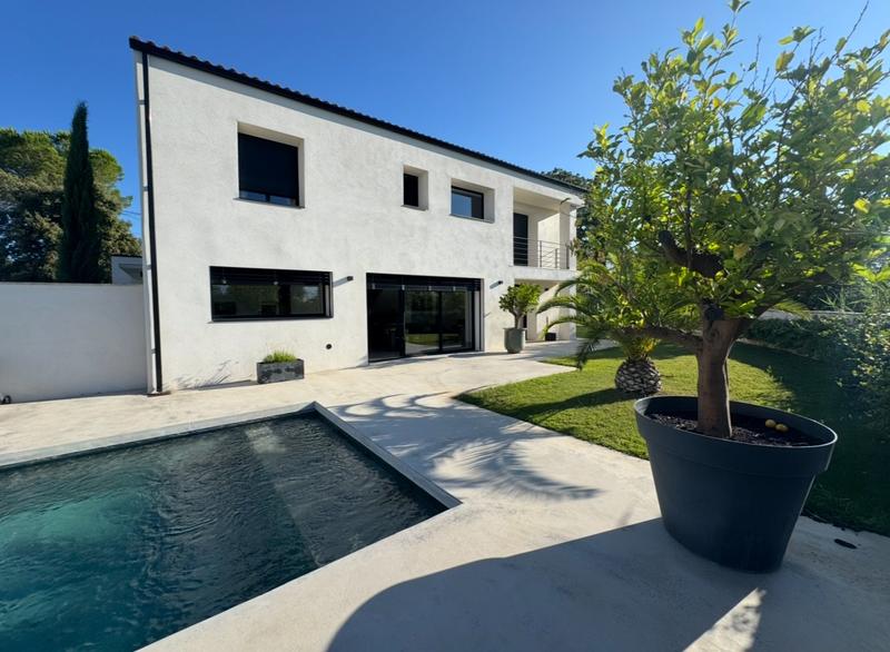 Maison - 200 m² - 4 pièces