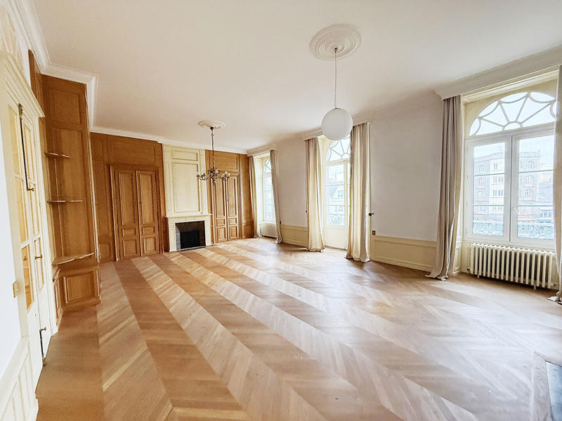 Appartement - 169 m² - 5 pièces