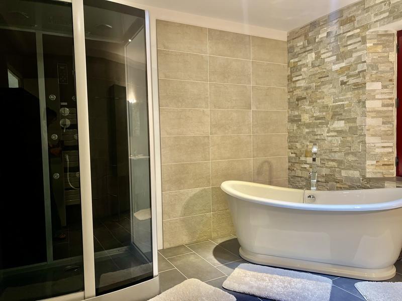 Maison traditionnelle - 252 m² - 6 pièces