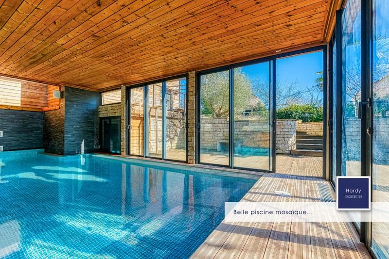 Maison - 197 m² - 9 pièces