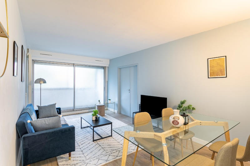 Appartement - 90 m² - 5 pièces