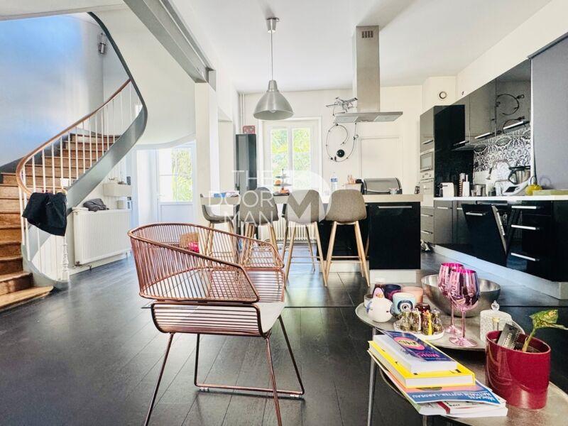 Maison de ville - 317 m² - 10 pièces