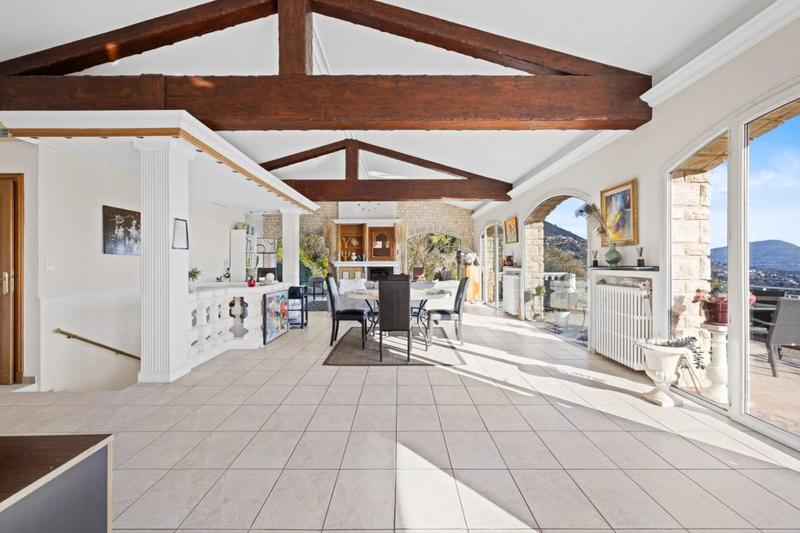 Villa - 195 m² - 6 pièces