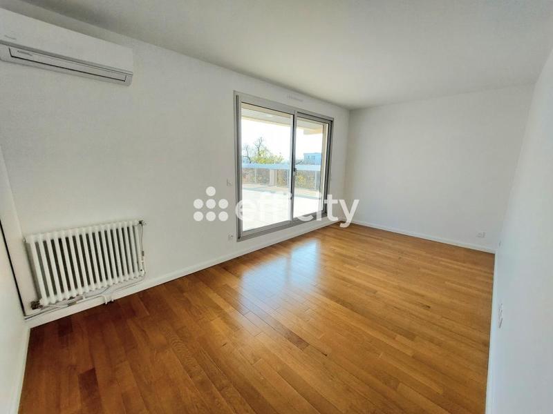 Appartement - 150 m² - 6 pièces