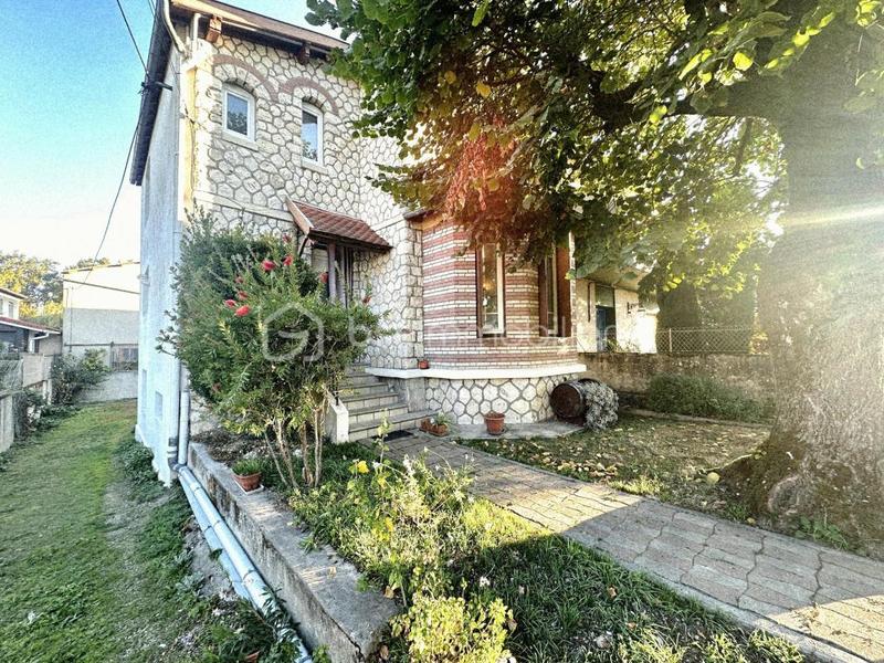 Maison - 91 m² - 4 pièces