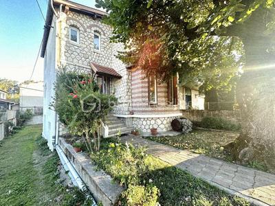 Maison - 91 m² - 4 pièces