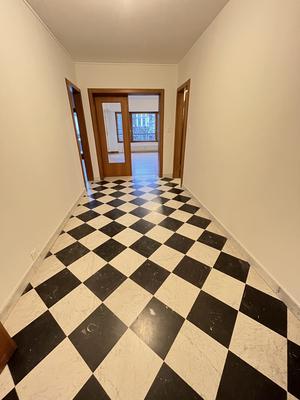 Appartement - 81 m² - 2 pièces