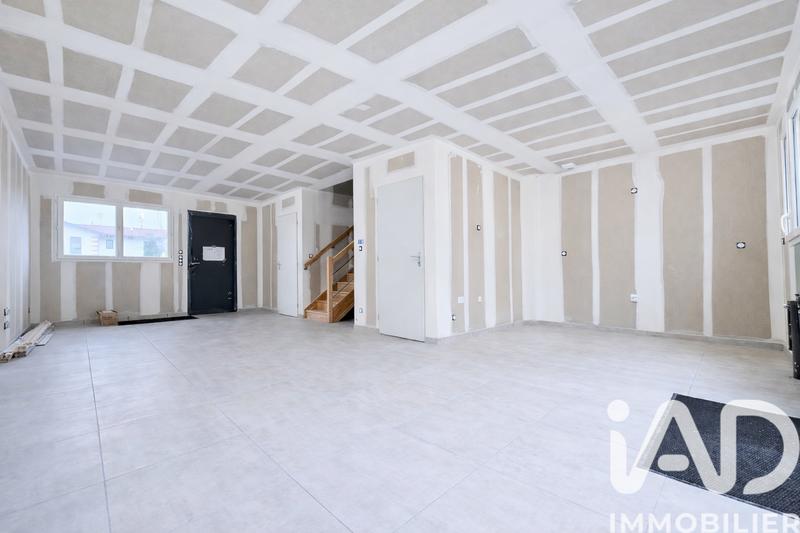 Maison - 90 m² - 4 pièces