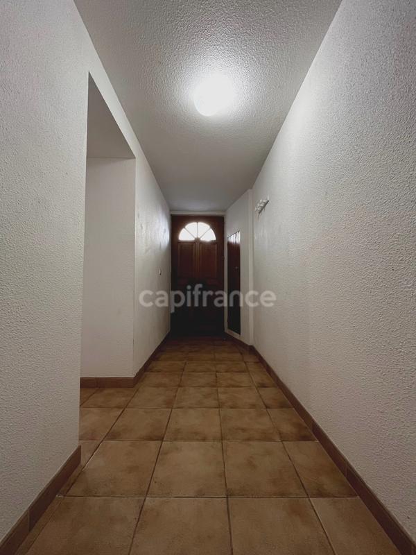 Maison - 232 m² - 7 pièces