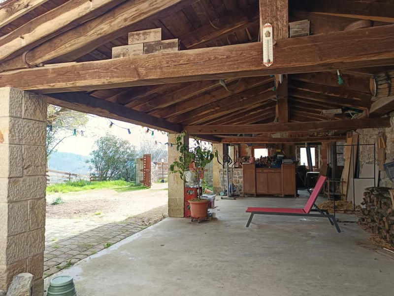 Propriété - 330 m² - 14 pièces