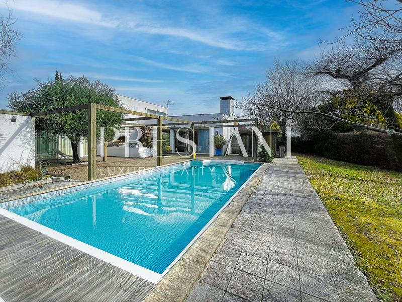 Maison - 209 m² - 6 pièces