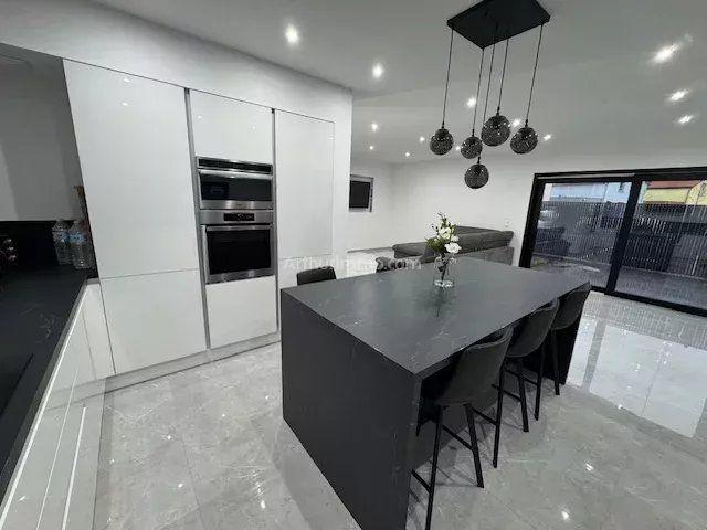 Maison - 136 m² - 7 pièces